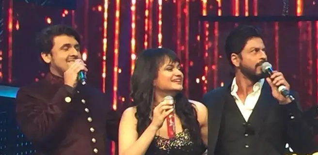 Aditi Singh Sharma with Sonu Niigam and Shah Rukh Khan