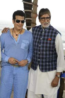 Amitabh Bachchan and Jeetendra at NDTV Dettol Banega Swachh India event