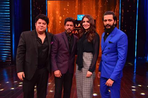 Shah Rukh Khan and Anushka Sharma on Yaaron Ki Baraat Show