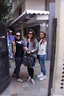 Kareena, Karishma and Amrita Arora Snapped post lunch!