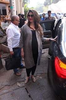 Kareena, Karishma and Amrita Arora Snapped post lunch!