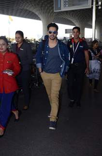 Celebs Snapped at Airport