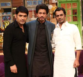 Shah Rukh Khan and Nawazuddin Siddiqui on sets of The Kapil Sharma Show