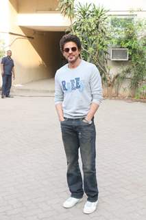 Shah Rukh Khan promotes 'Raaes'