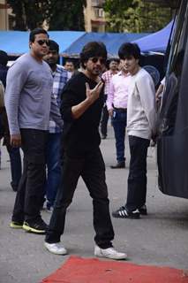 Shah Rukh Khan promotes 'Raaes'