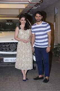 Soha Ali Khan and Kunal Khemu snapped at Kareena Kapoor's house