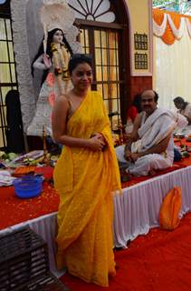Sumona Chakravarti attends Anurag Basu's Durga Pooja