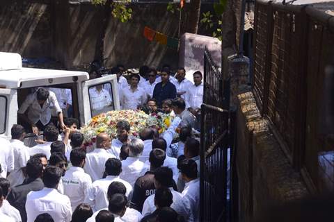 Suniel Shetty's father's funeral!