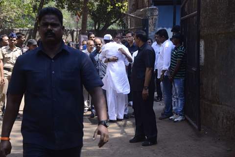 Suniel Shetty's father's funeral!