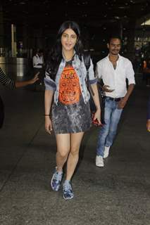 Celebs Snapped at Airport!