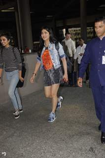 Celebs Snapped at Airport!