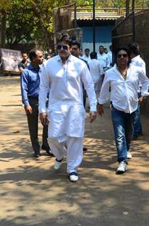 Suniel Shetty's father's funeral!