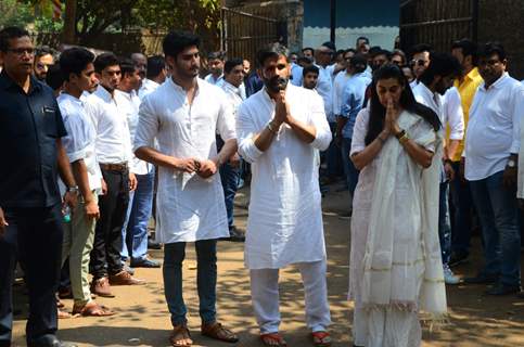 Suniel Shetty's father's funeral!