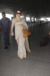 #AirportSpottings: Celebs Snapped at Airport