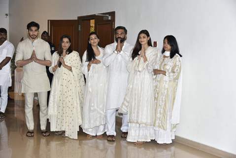 Prayer Meet of Suniel Shetty's Father Veerapa Shetty