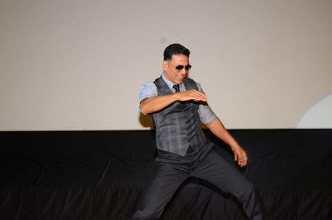 Live Feed: Akshay Kumar at Machine Press Meet