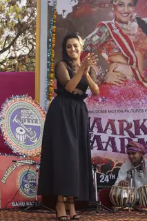 Swara Bhaskar Performs at Music Launch of 'Anarkali of Aarah'