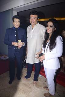 Sachin Tendulkar and other celebs at Anu Malik's 'Mata Ki Chowki'