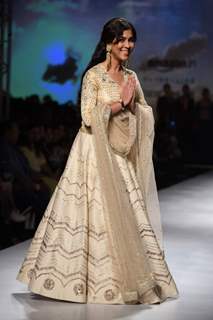 Saakshi Tanwar walks the ramp at Amazon Fashion Week