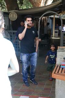 Arbaaz, Malaika and Amirta Arora snapped leaving 'Out of the Blue' Restaurant