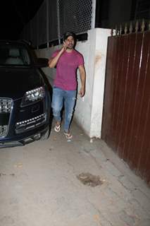 Varun Dhawan snapped at GIRLFRIEND Natasha Dalal's house
