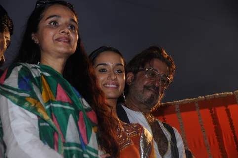 Shraddha Kapoor Snapped with family in Juhu!