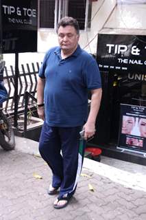 Rishi Kapoor Snapped at Tip Toe Salon, Bandra