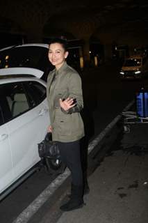 Celebs spotted at the Airport on April 5!