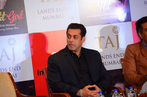 Salman Khan at Khalid Mohamed's book launch on Asha Parikh!