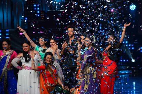 Hrithik Roshan sets the stage on fire at 'Nach Bachliye'