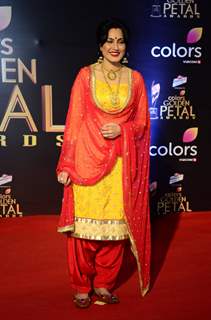 Kamya Punjabi at Golden Petal Awards 2017