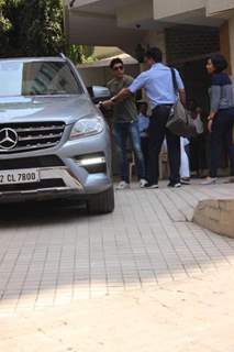 Celebs snapped in Bandra!