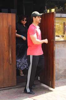 Celebs snapped in Bandra!