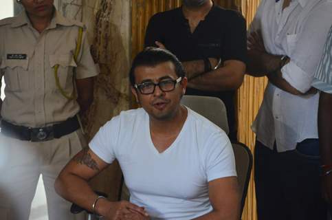 Sonu Nigam holds a press conference on his 'Azaan Controversy'