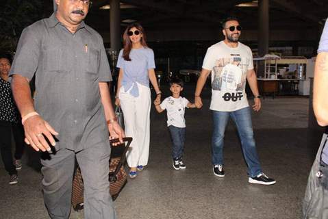 Shilpa Shetty and Raj Kundra snapped with their son at the airport