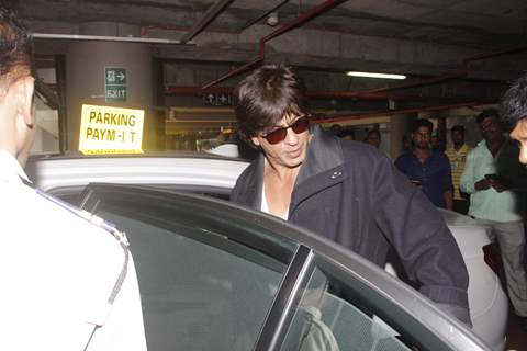 Shah Rukh Khan Snapped at the Airport!