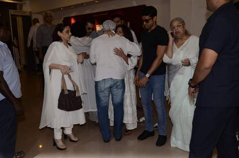 Celebs attend Prayer Meet of Vinod Khanna