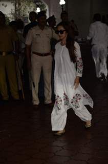 Celebs attend Prayer Meet of Vinod Khanna