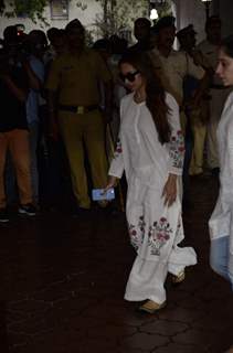 Celebs attend Prayer Meet of Vinod Khanna