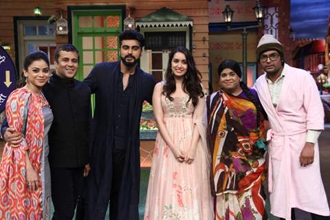 Arjun Kapoor, Shraddha Kapoor and Chetan Bhagat promote'Half Girlfriend' on 'The Kapil Sharma Show'