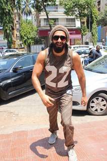 The highly energetic actor Ranveer Singh snapped outside his GYM!