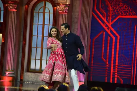 Golmaal Again Team on the sets of The Great Indian Laughter Challenge