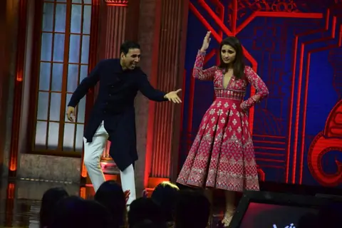 Golmaal Again Team on the sets of The Great Indian Laughter Challenge