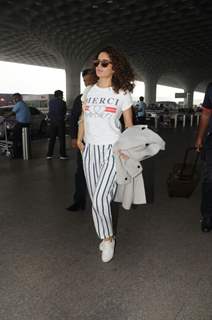 Kangana Rananut at the Airport