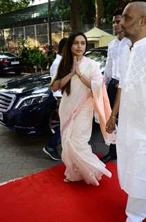 Rani Mukerji arrives at her father's prayer meet