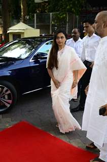 Rani Mukerji arrives at her father's prayer meet