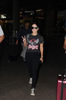 Jacqueline, Sunny and Kiara at the Airport