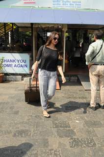 Seema Khan leaves for SRK's birthday