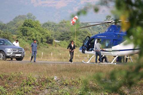 SRK leaves from Alibaug to Mumbai