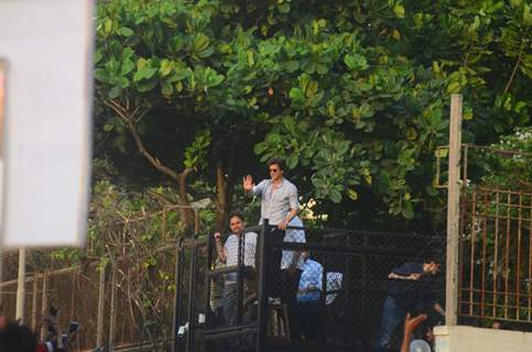 Shah Rukh Khan's presence at Mannat